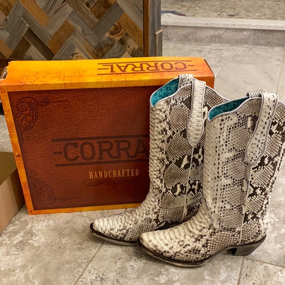 Corral Shoes - Snake Skin Corral Boots